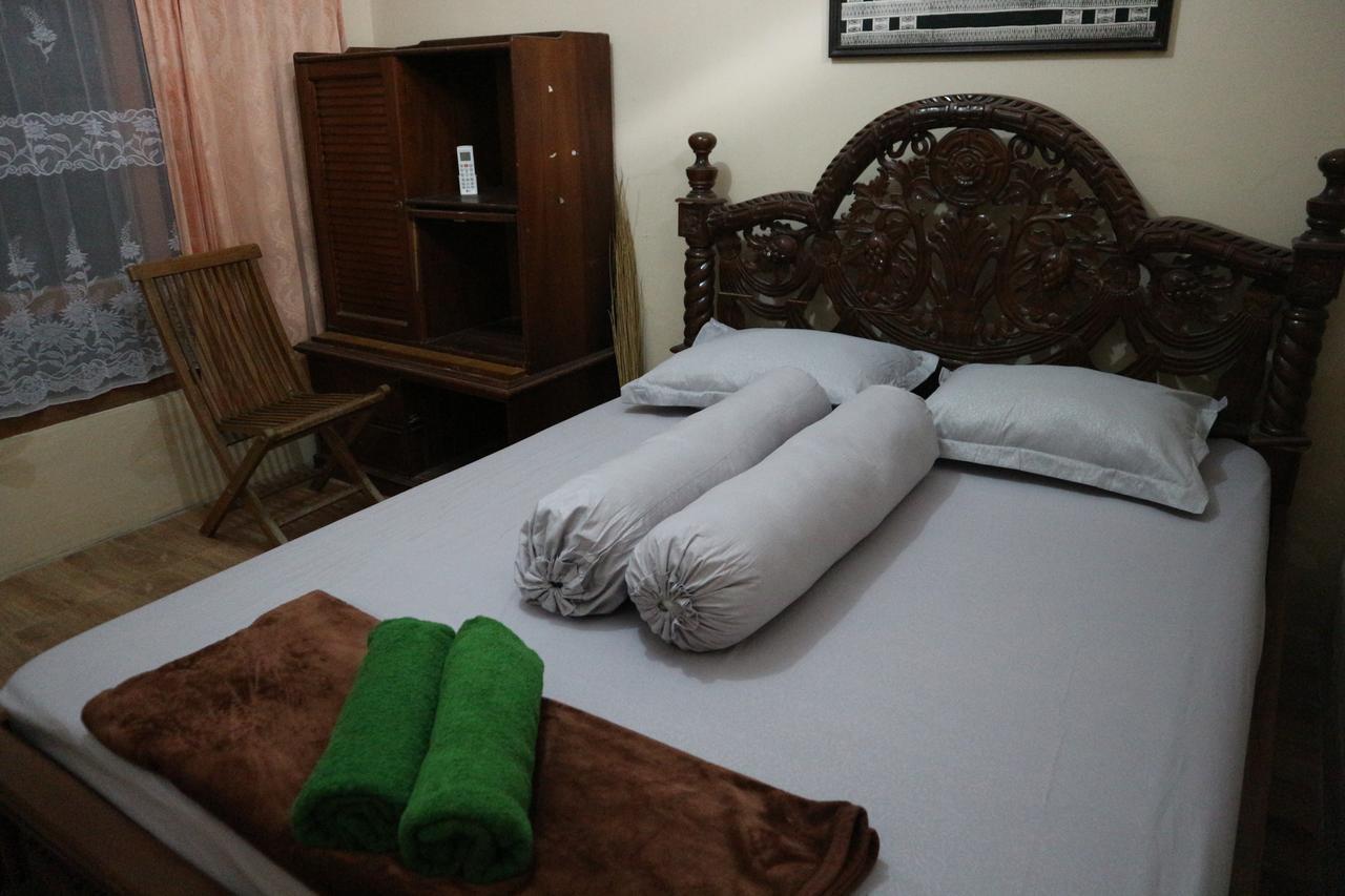Kembar Guesthouse ยอกยาการ์ตา ภายนอก รูปภาพ