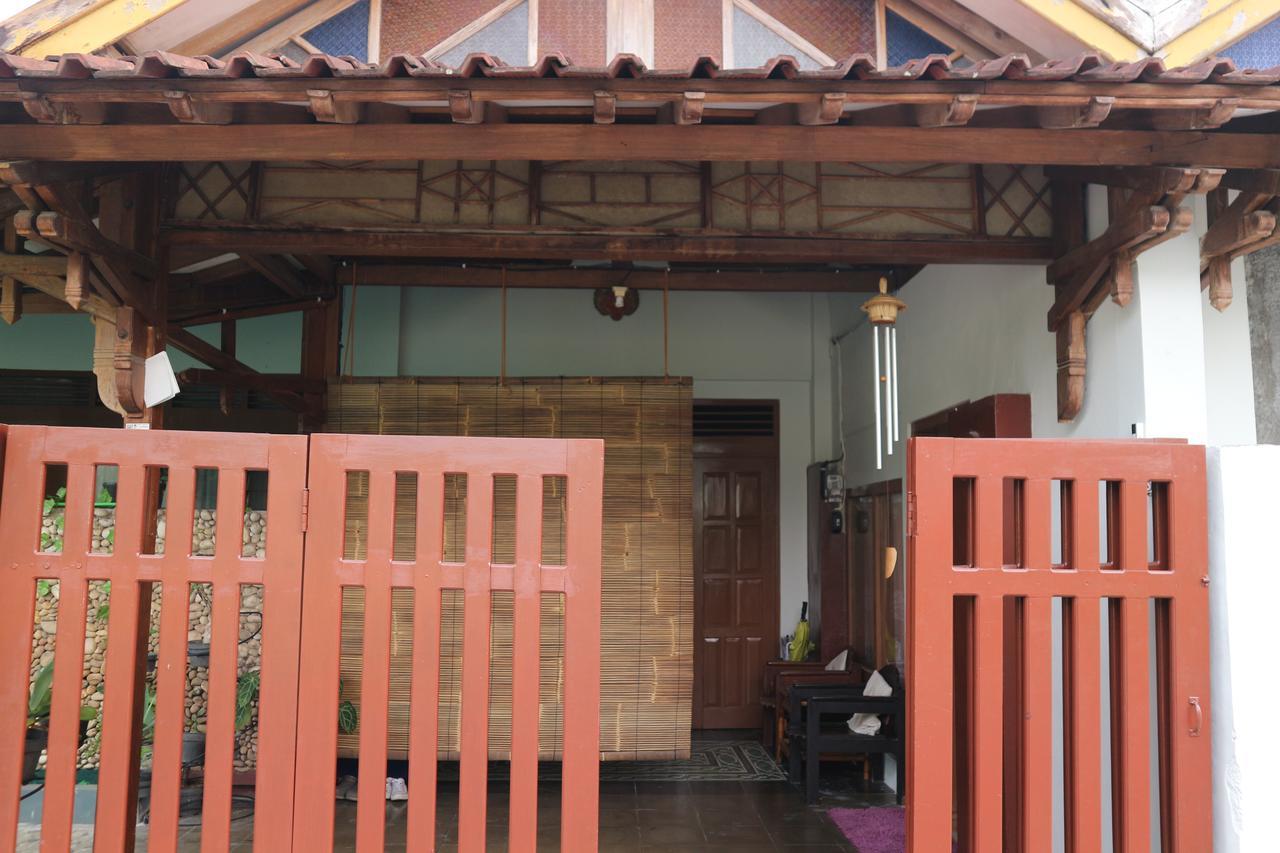 Kembar Guesthouse ยอกยาการ์ตา ภายนอก รูปภาพ