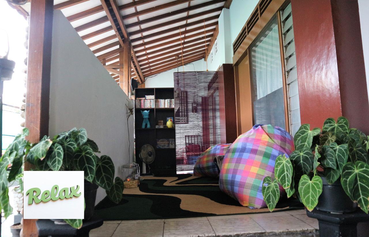 Kembar Guesthouse ยอกยาการ์ตา ภายนอก รูปภาพ